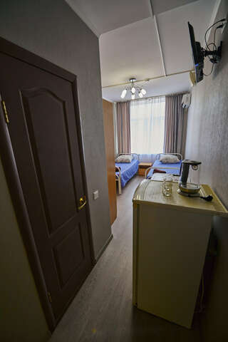 Гостиница КДВ Балаково Двухместный номер с 2 отдельными кроватями и душем-2