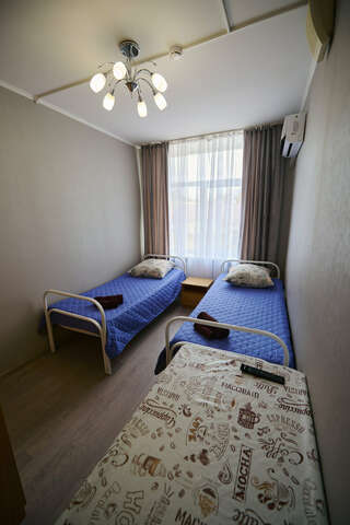 Гостиница КДВ Балаково Двухместный номер с 2 отдельными кроватями и душем-3