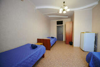 Гостиница КДВ Балаково Бюджетный трехместный номер-7