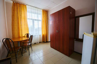 Гостиница КДВ Балаково Двухместный номер с 2 отдельными кроватями и душем-10